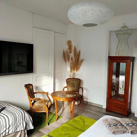 A La Villa Perroy Les Chambres Sont Spacieuses Et Les Petit-Dejeuners Offerts Dunkirk ภายนอก รูปภาพ