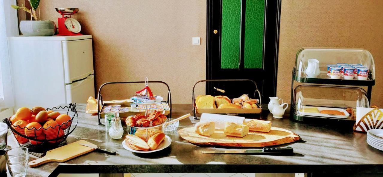 A La Villa Perroy Les Chambres Sont Spacieuses Et Les Petit-Dejeuners Offerts Dunkirk ภายนอก รูปภาพ
